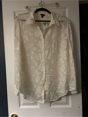 Torrid Cream Textured Button-Up Blouse
